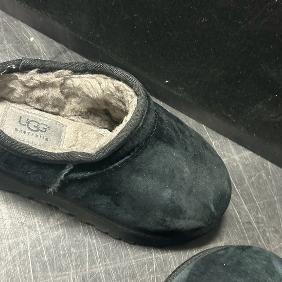 Ugg Slippers Size 5 Women - Picture 7 of 10